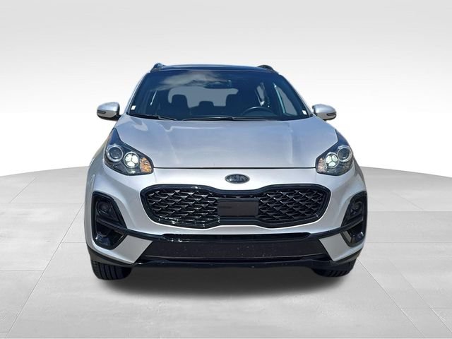 Used 2022 Silver Kia Nightfall image 8