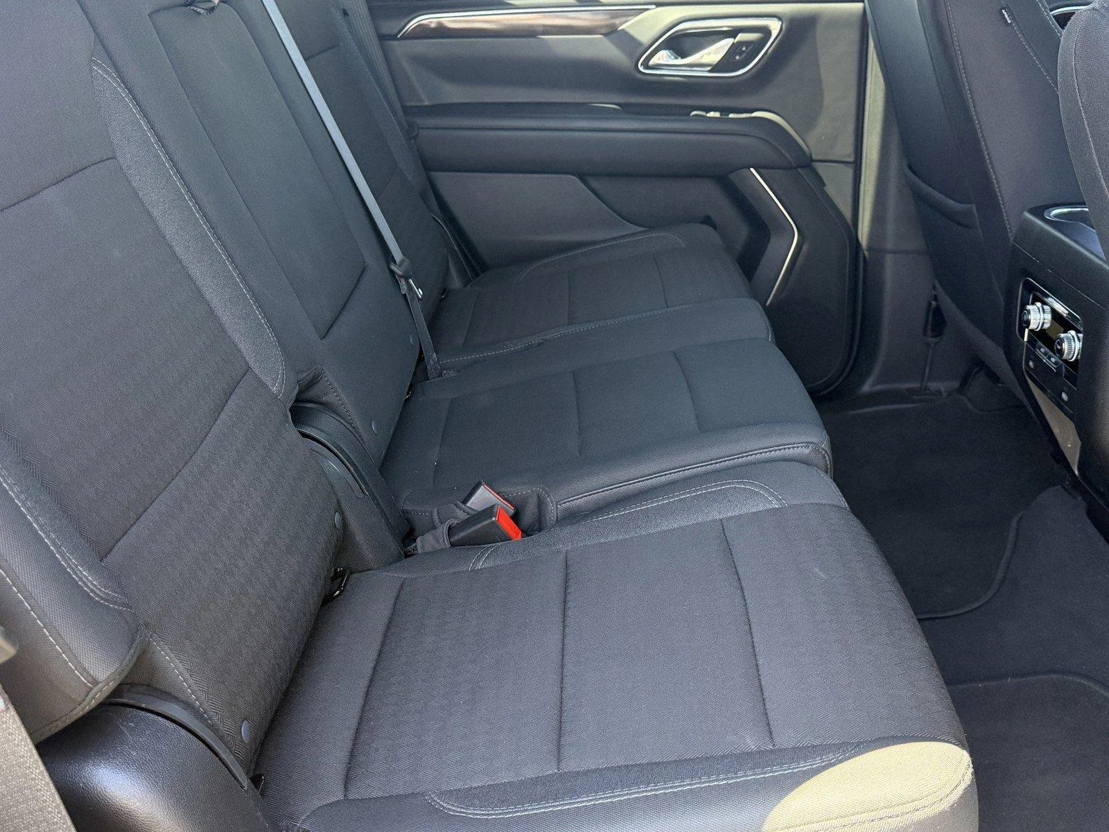 Used 2024 Midnight Blue Metallic GMC SLE image 10