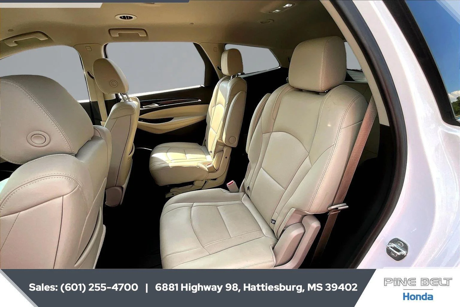 Used 2021 White Frost Tricoat Buick Essence image 19