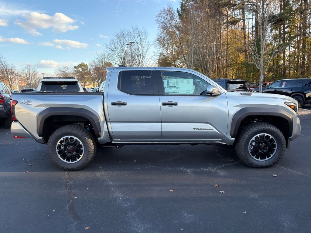 2025 Toyota Tacoma TRD Off Road - Photo 2