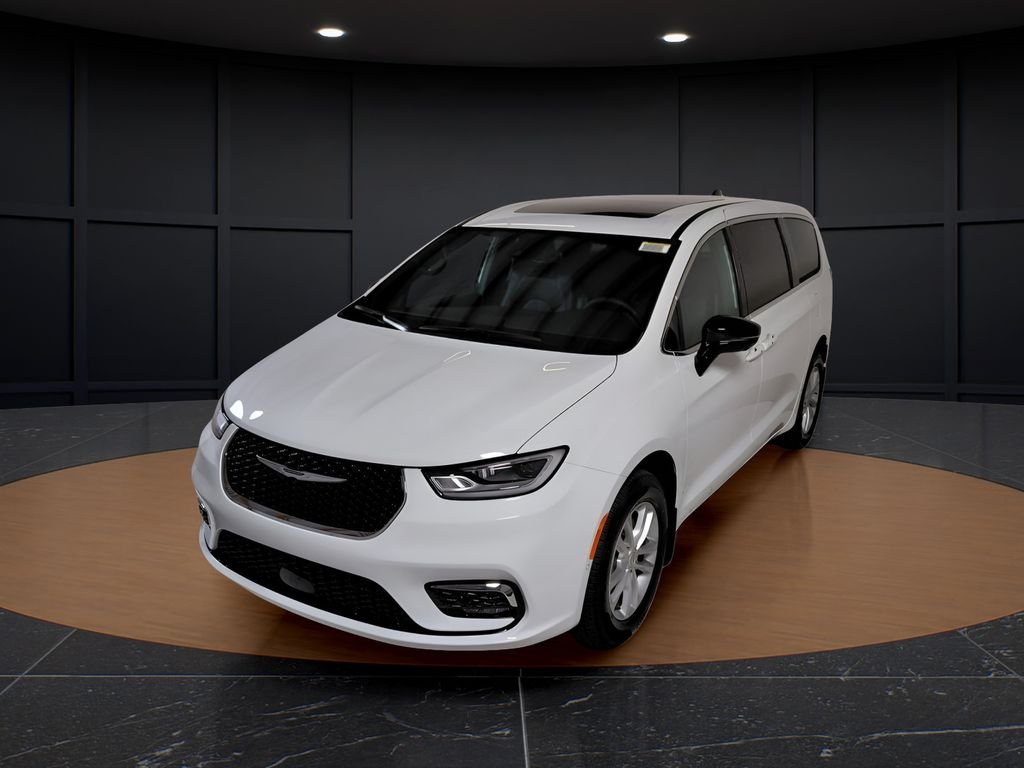 New 2026 Bright White Clear-Coat Exterior Paint Chrysler Select image 3