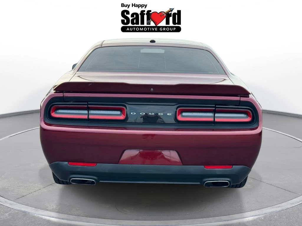 Used 2019 Red Dodge SXT image 6