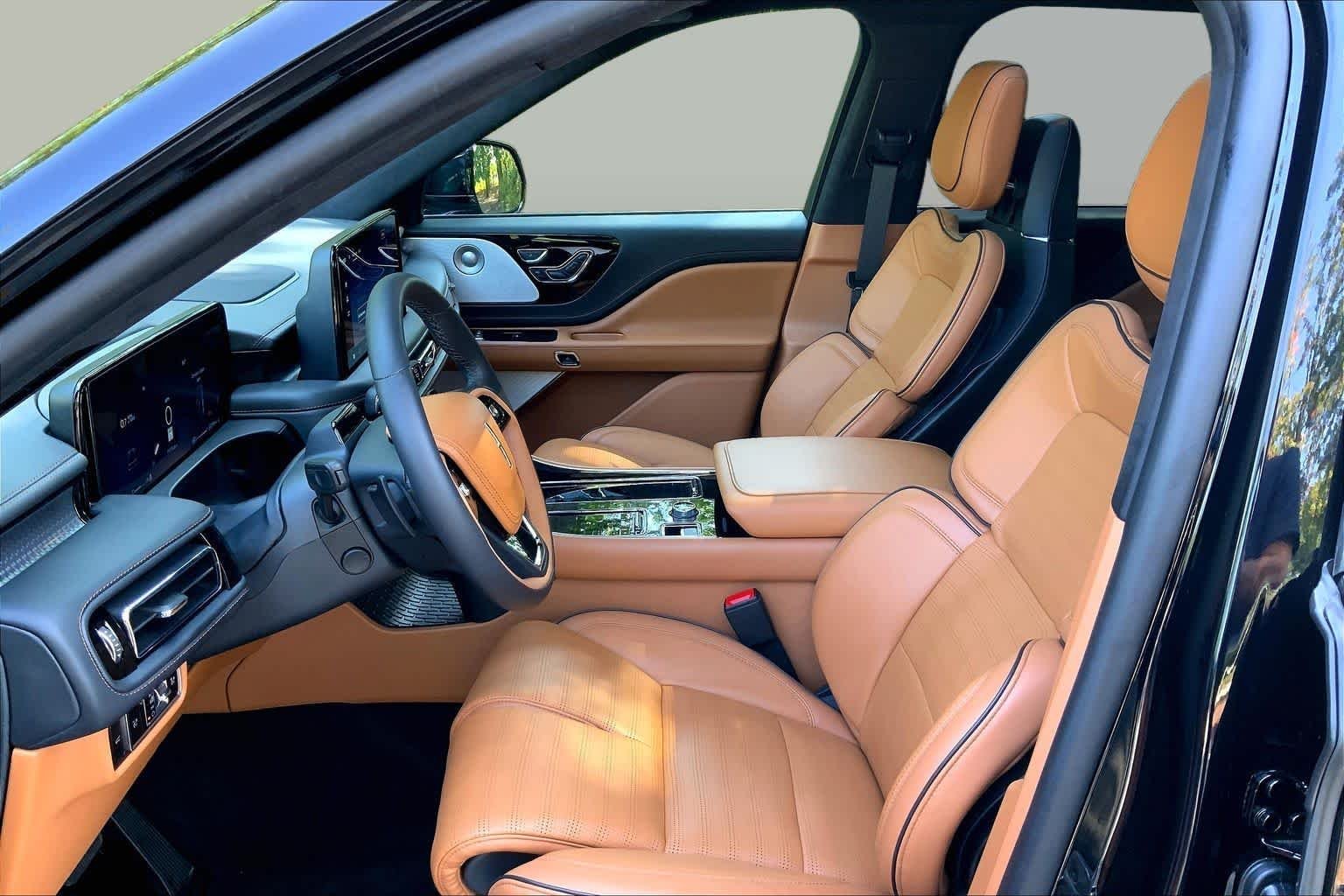 Pre-Owned 2025 Lincoln Aviator Black Label