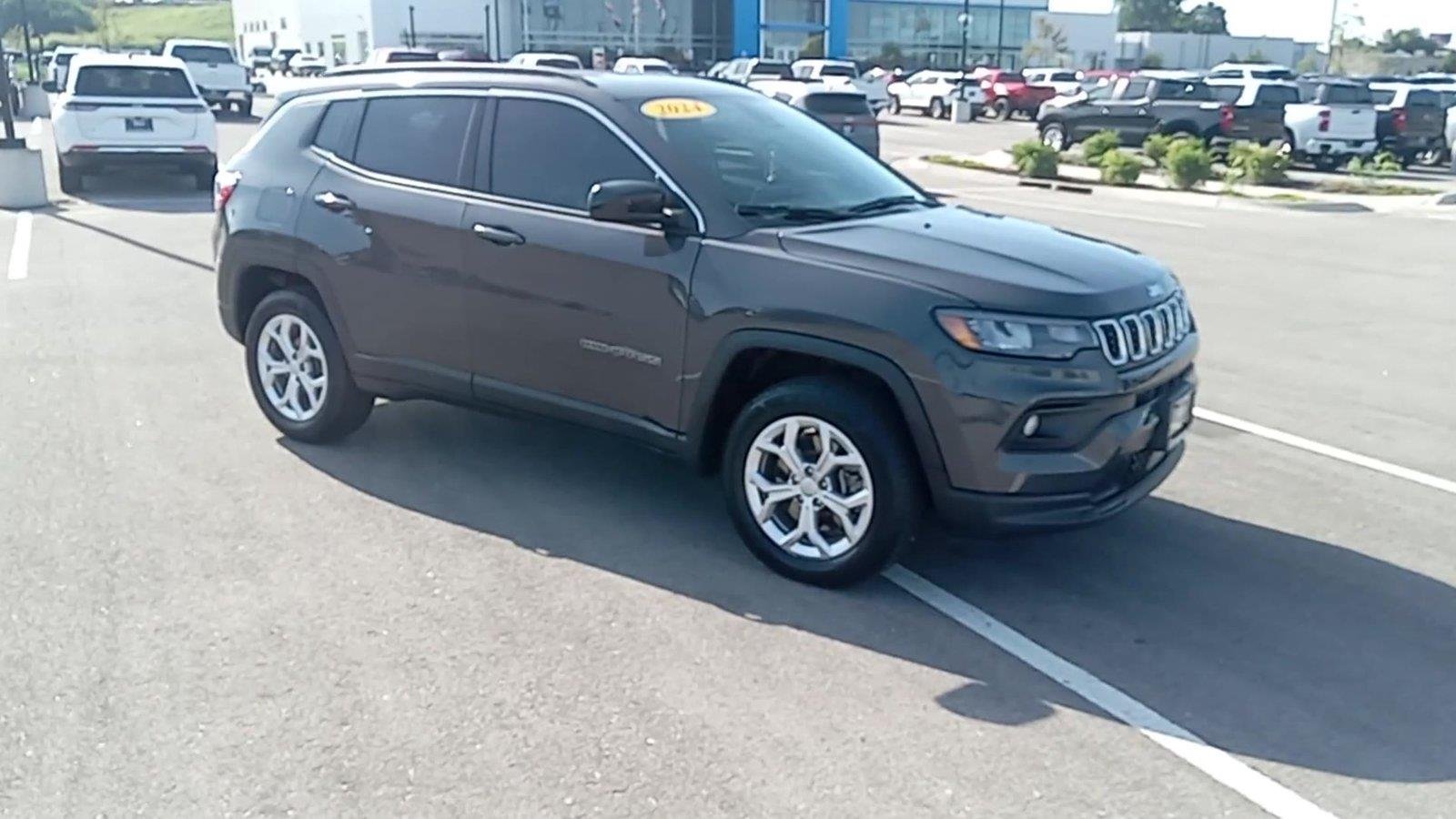Used 2024 Jeep Compass Latitude with VIN 3C4NJDBN2RT120823 for sale in Kansas City