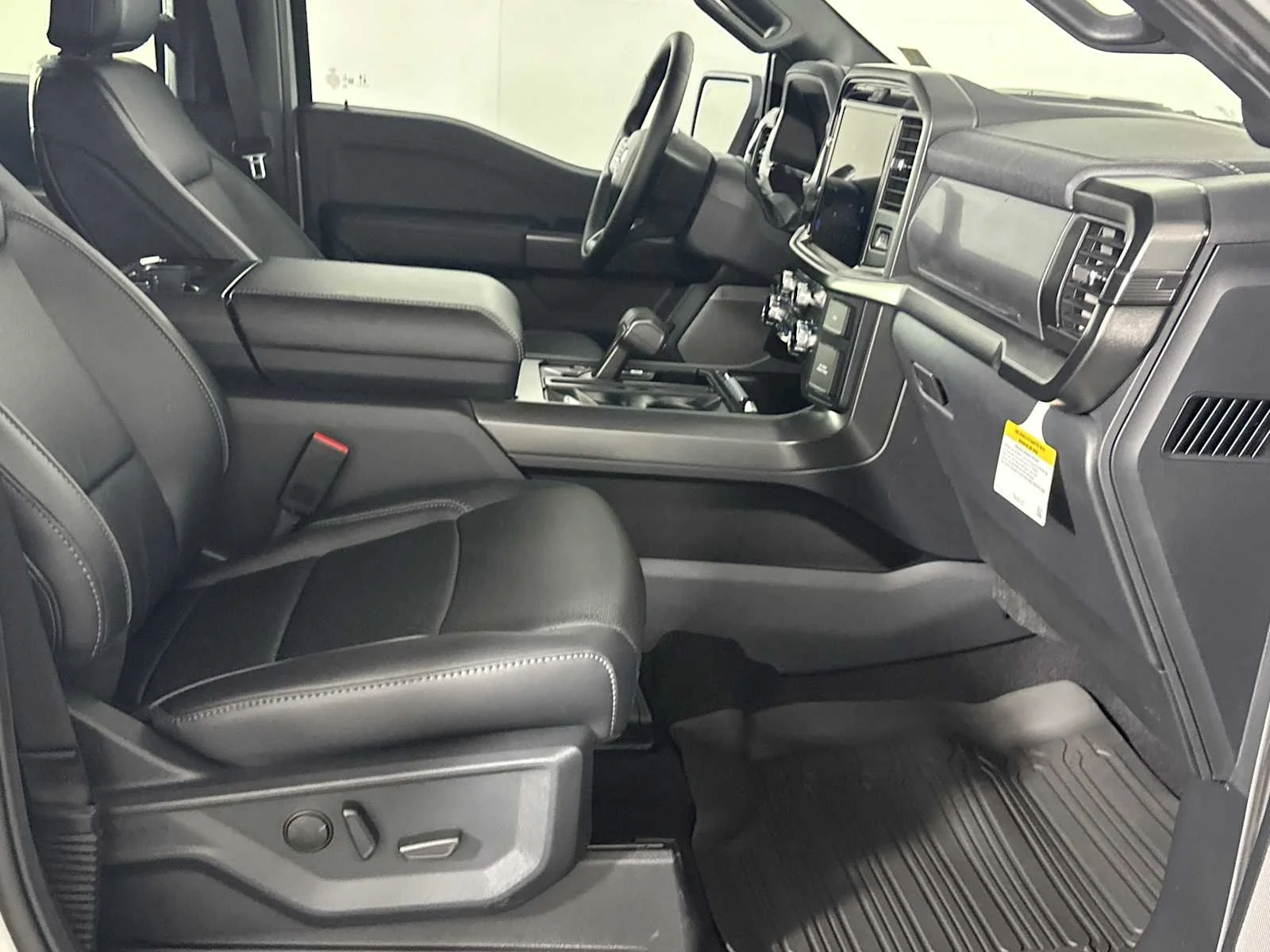 New 2026 Avalanche Gray Ford LARIAT image 18