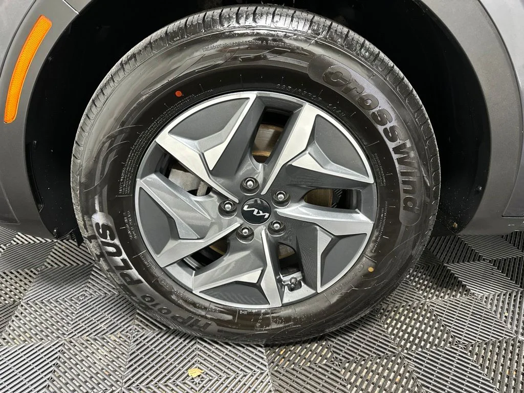 Used 2022 Gray Kia S image 18