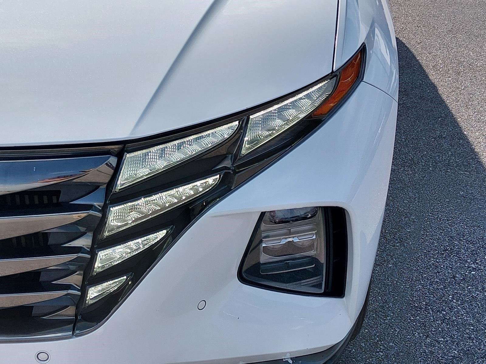 Used 2022 Quartz White Hyundai Limited image 10