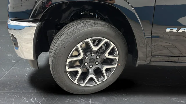 New 2026 Diamond Black Crystal Pearl-Coat Exterior Paint RAM Laramie image 39