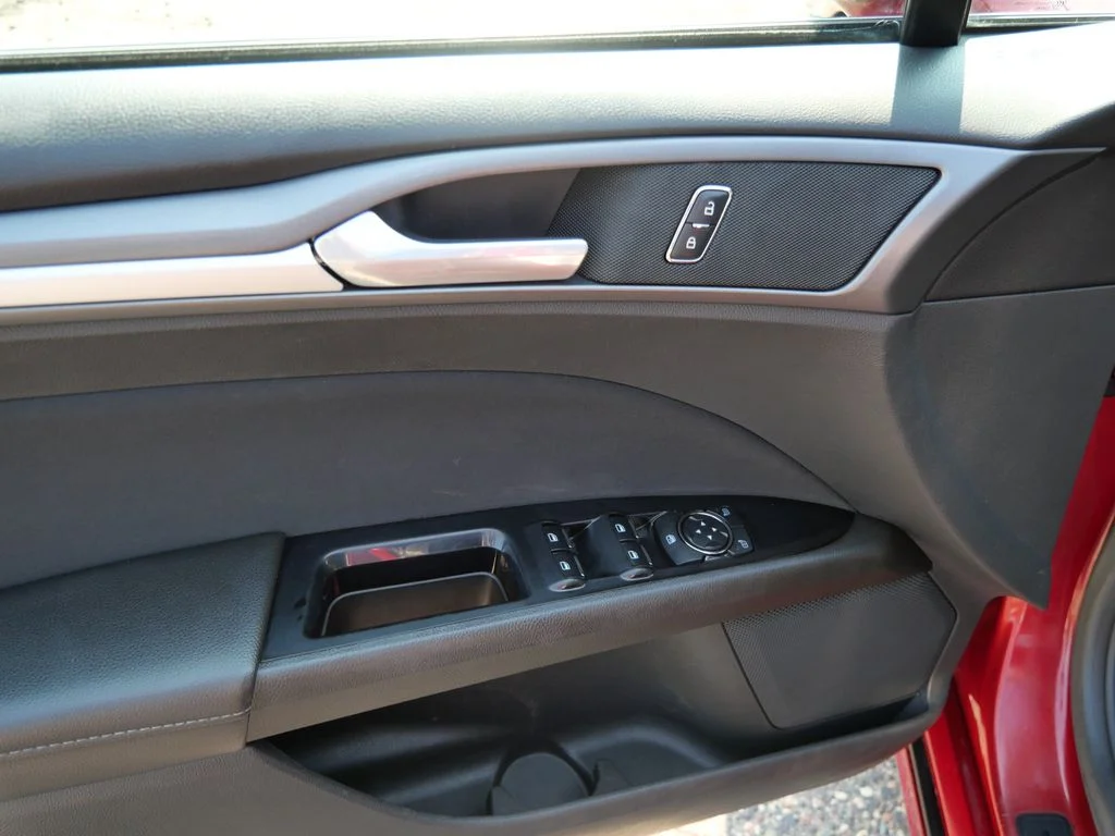 Certified Used 2015 Red Ford SE image 16