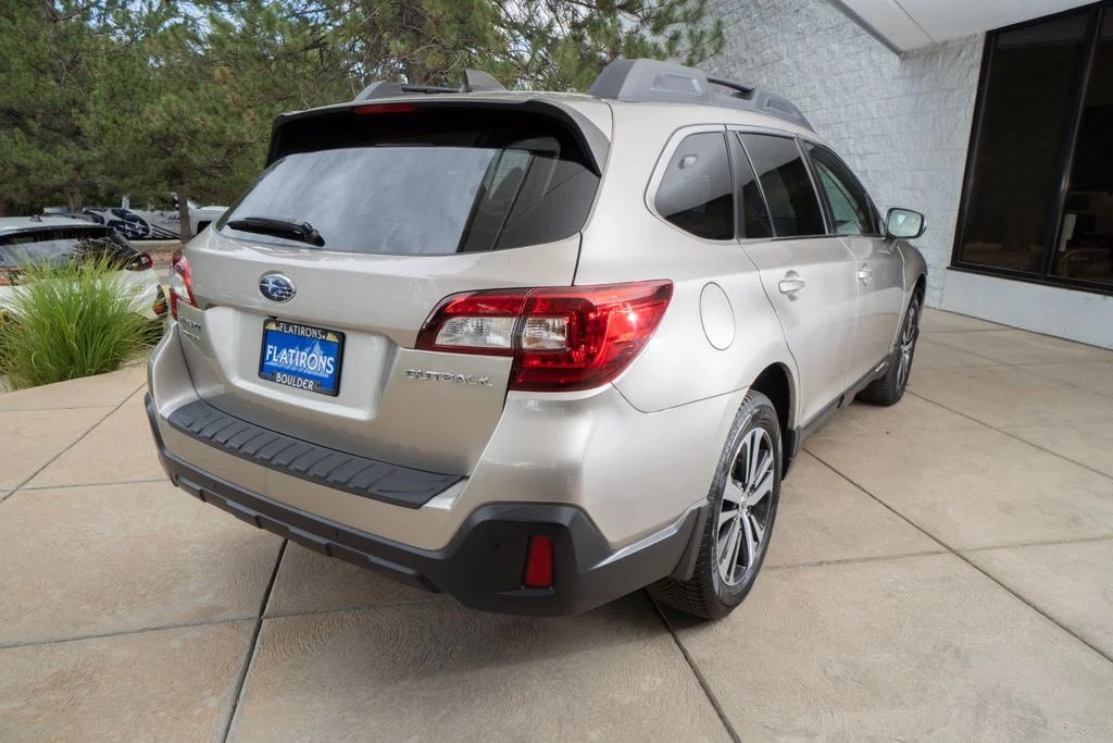 Used 2019 Gray Subaru 2.5i image 6