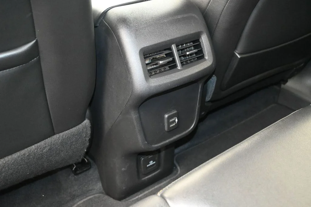 Used 2021 Silver GMC SLT image 16