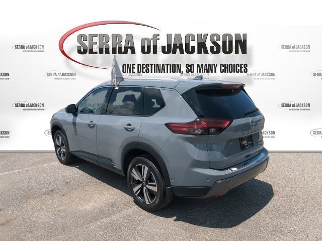 Used 2025 Boulder Gray Pearl Nissan SL image 7