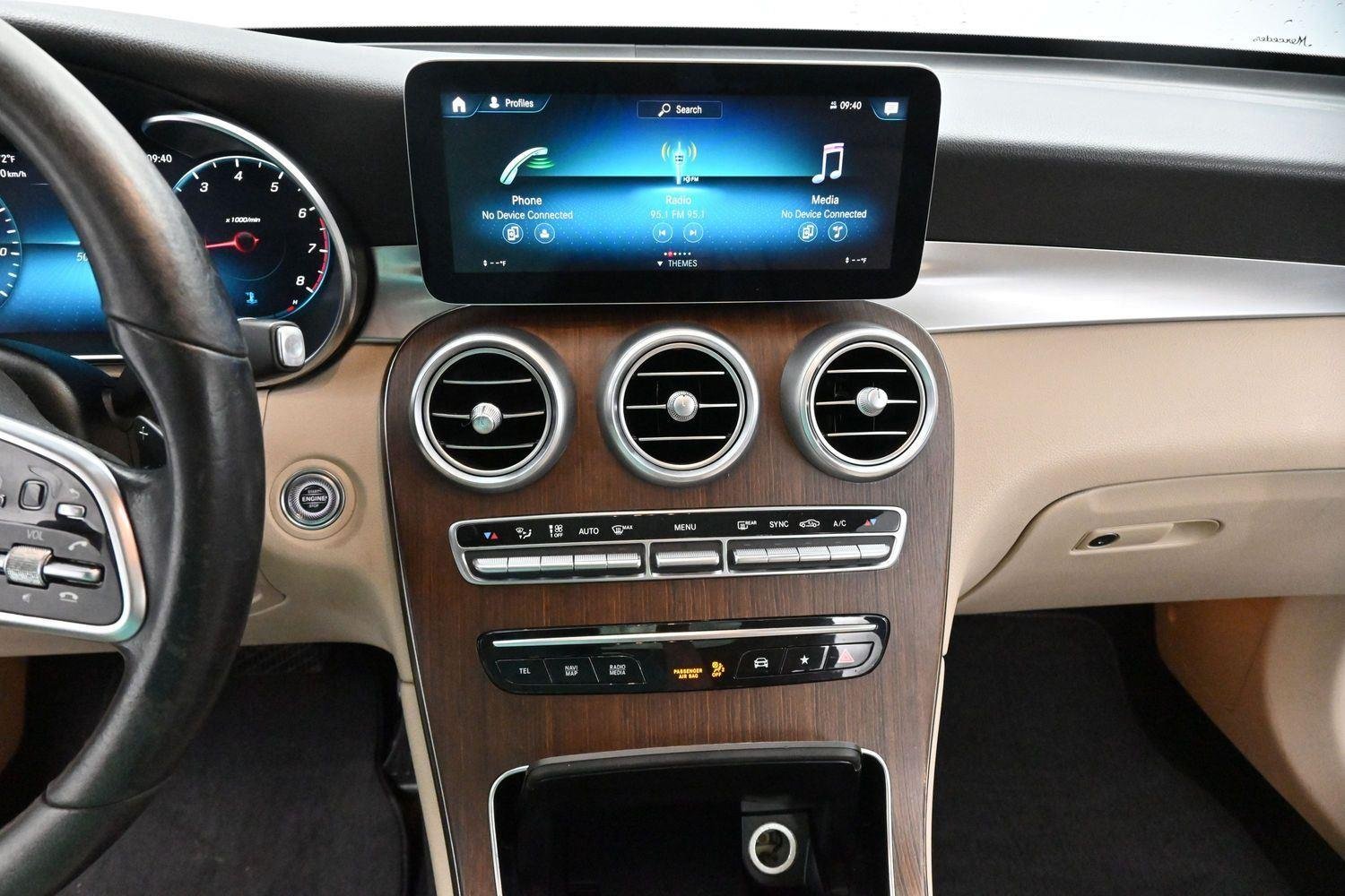Used 2021 Mojave Silver Metallic Mercedes-Benz GLC 300 image 22
