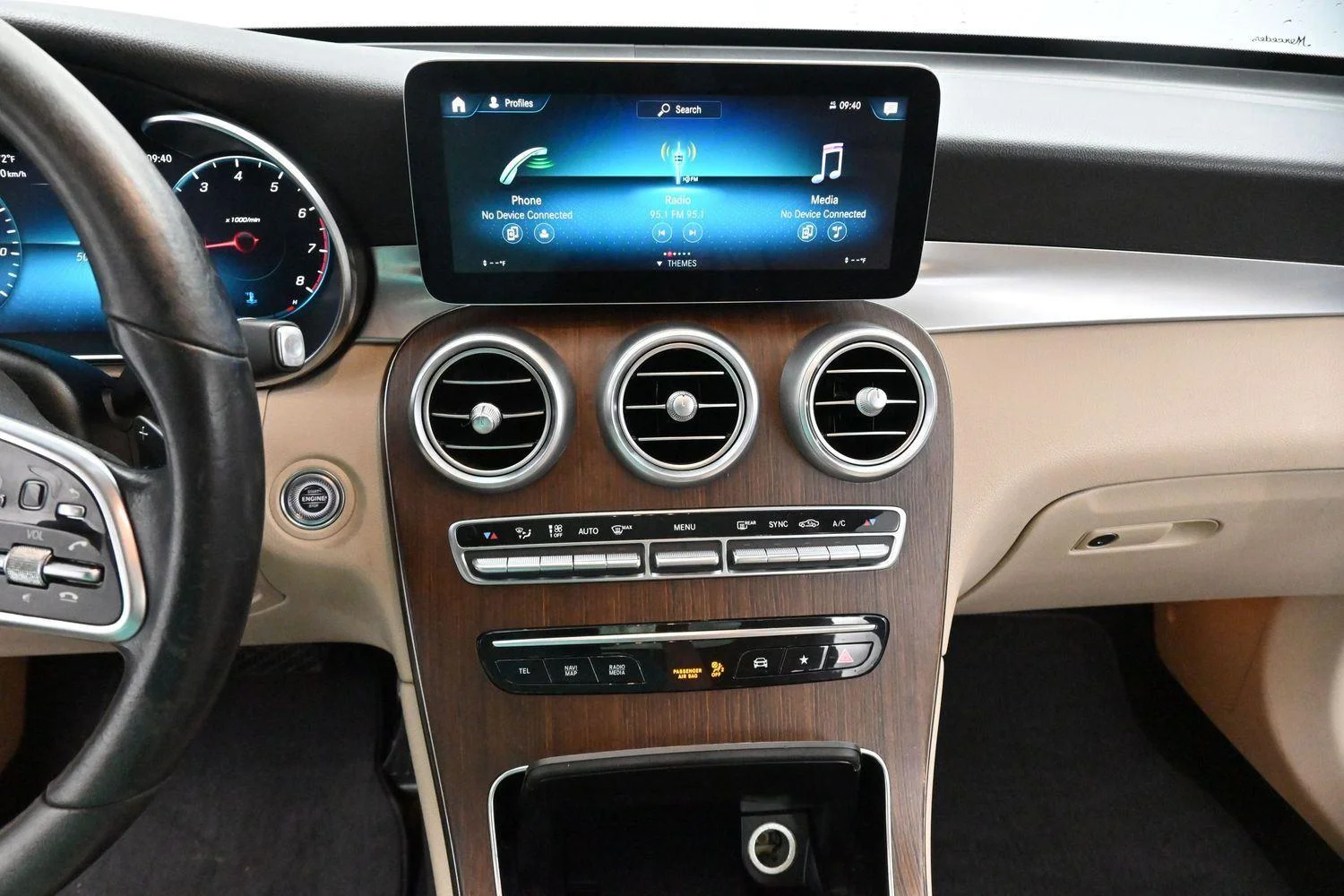 Used 2021 Mojave Silver Metallic Mercedes-Benz GLC 300 image 22