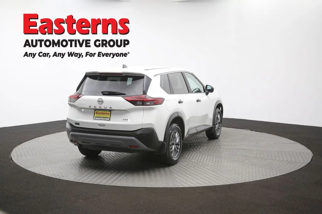 Used 2023 White Nissan S image 41