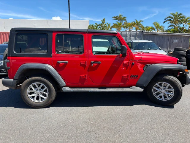 Used 2023 Red Jeep Sport S image 4
