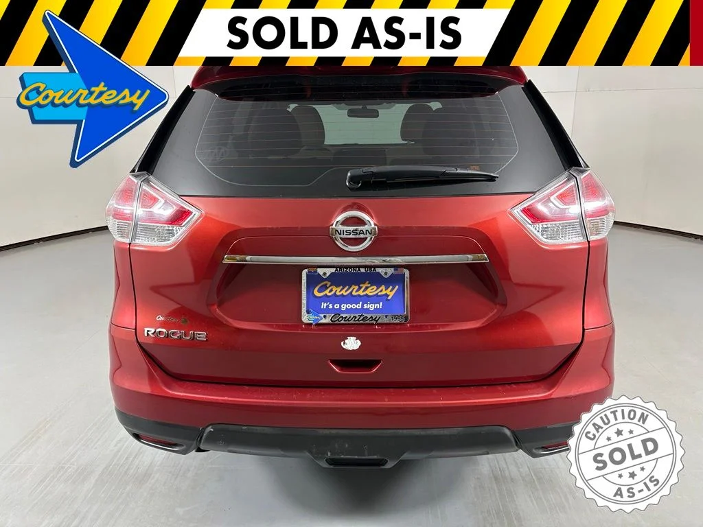 Used 2015 Red Nissan S image 7