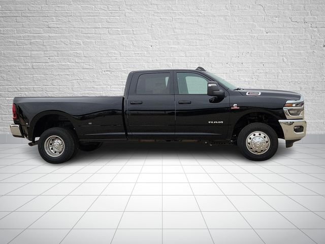 New 2026 Diamond Black Crystal Pearl-Coat Exterior Paint RAM Big Horn image 5