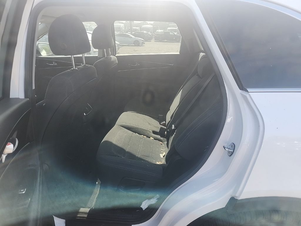 Used 2019 White Kia LX image 19