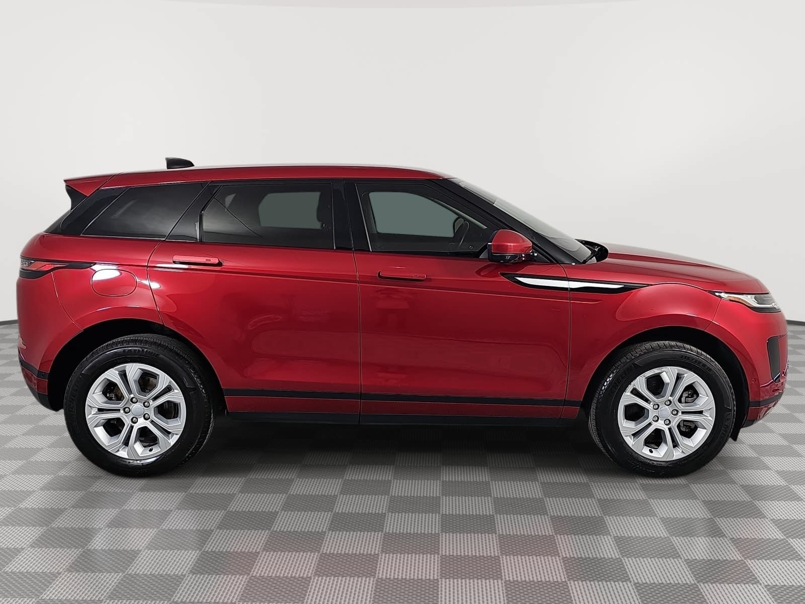 Used 2021 Red Land Rover S image 9
