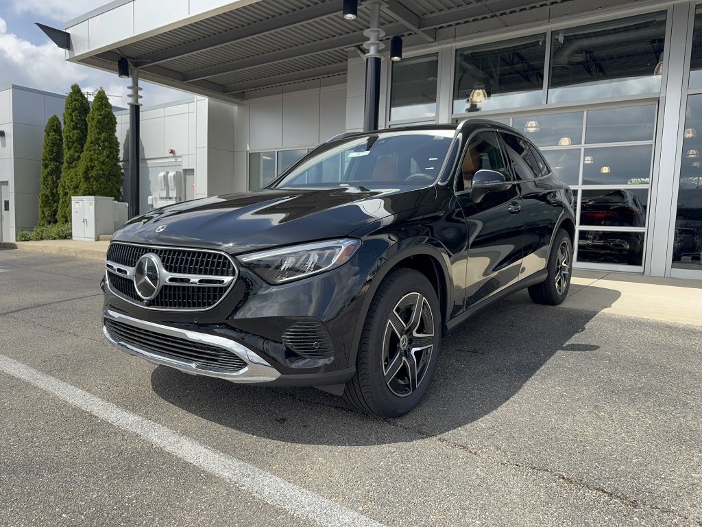 New 2026 Black Mercedes-Benz GLC 300 4MATIC® image 1