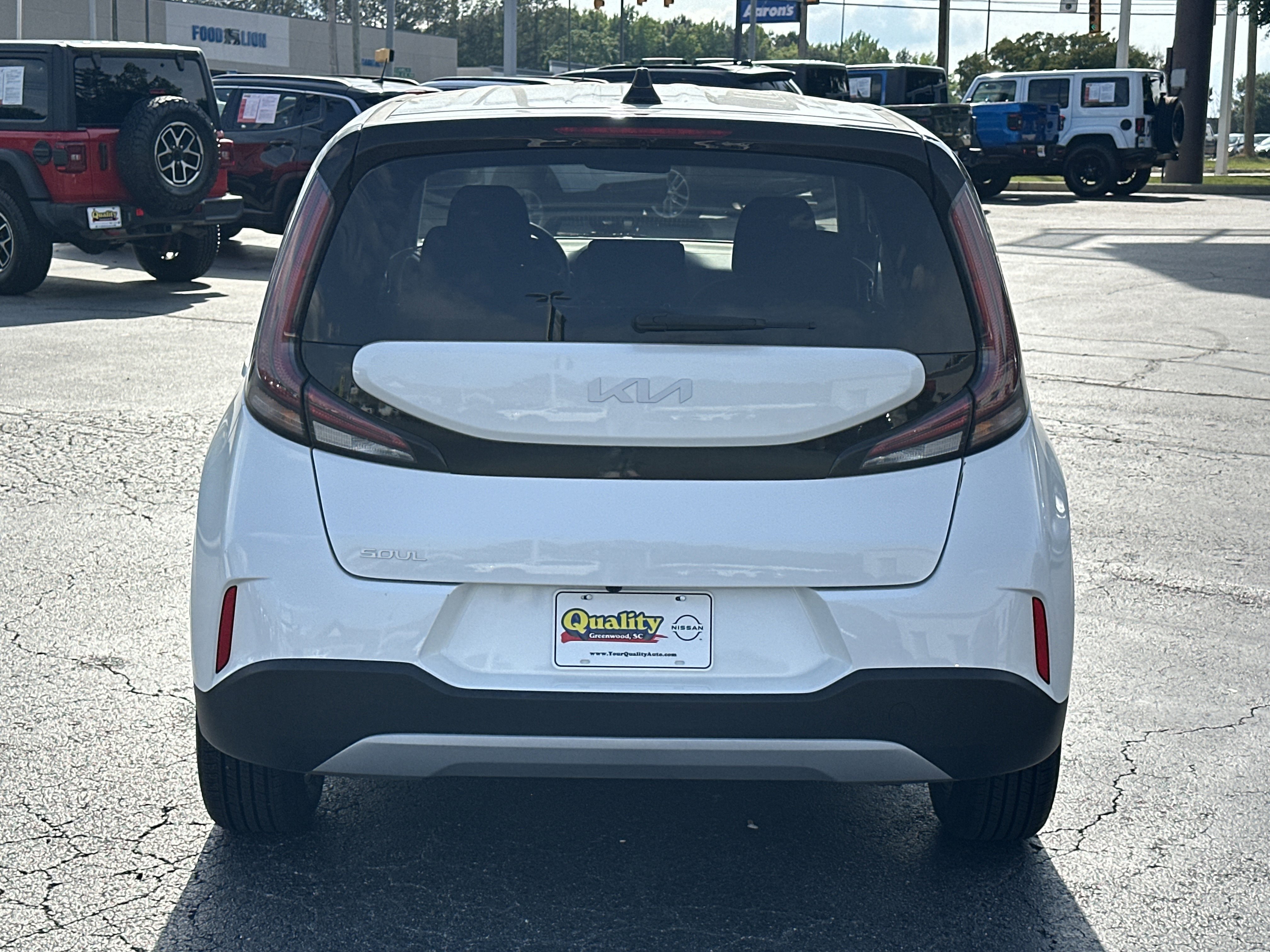 Used 2024 Snow White Pearl Kia LX image 7