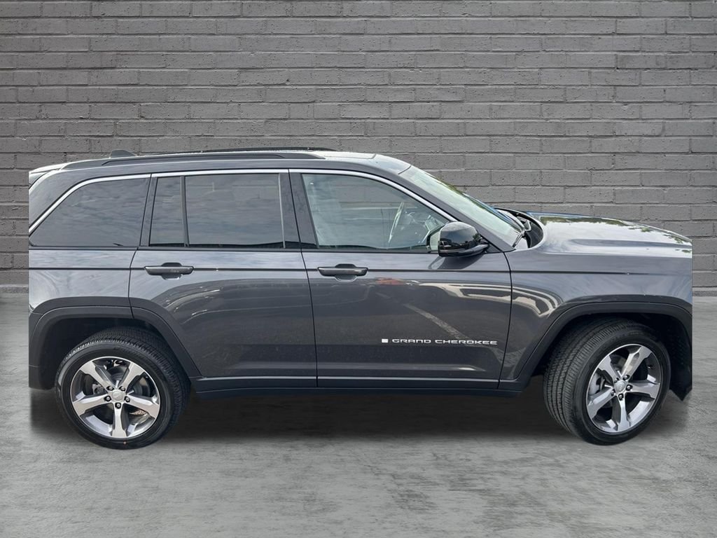 New 2026 Baltic Gray Metallic Clearcoat Jeep Limited image 9