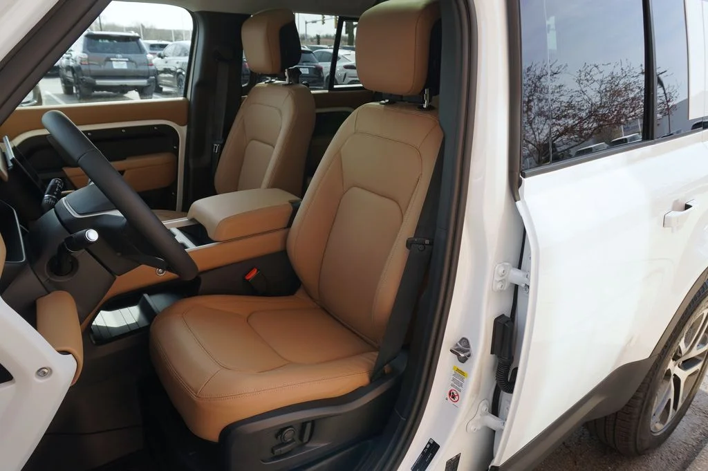 New 2026 Fuji White Land Rover S image 14