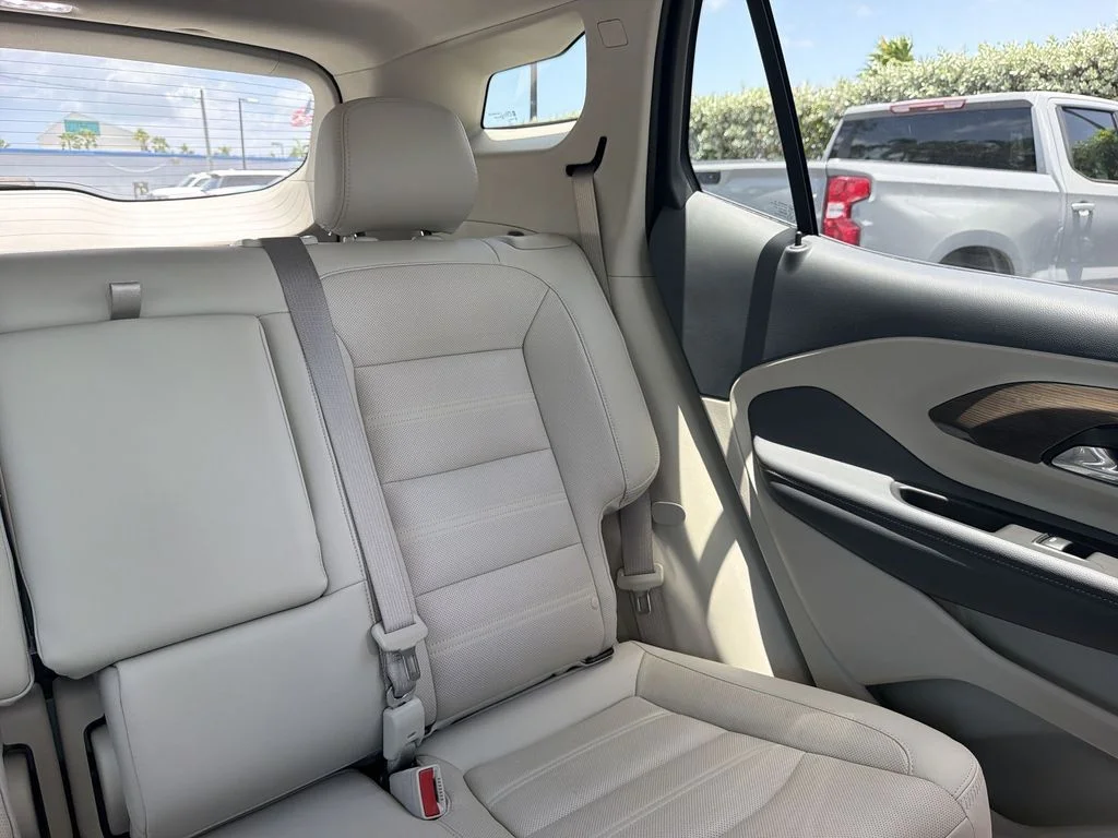 Used 2023 Silver GMC Denali image 14