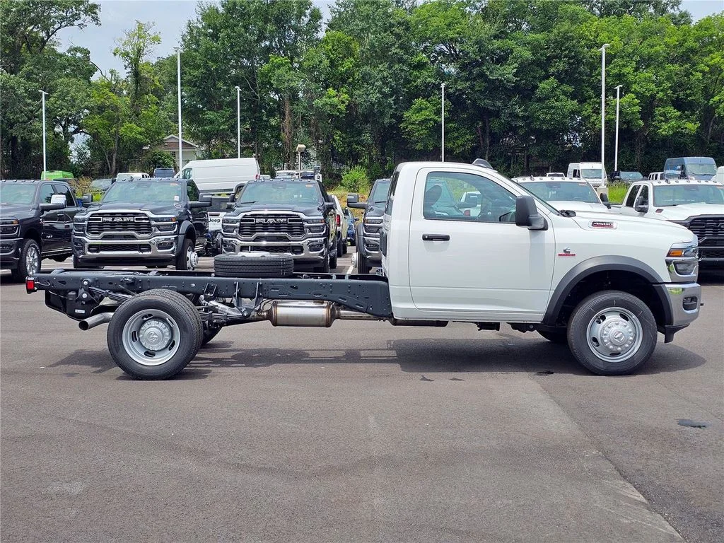 New 2026 Bright White Clearcoat RAM Tradesman image 9