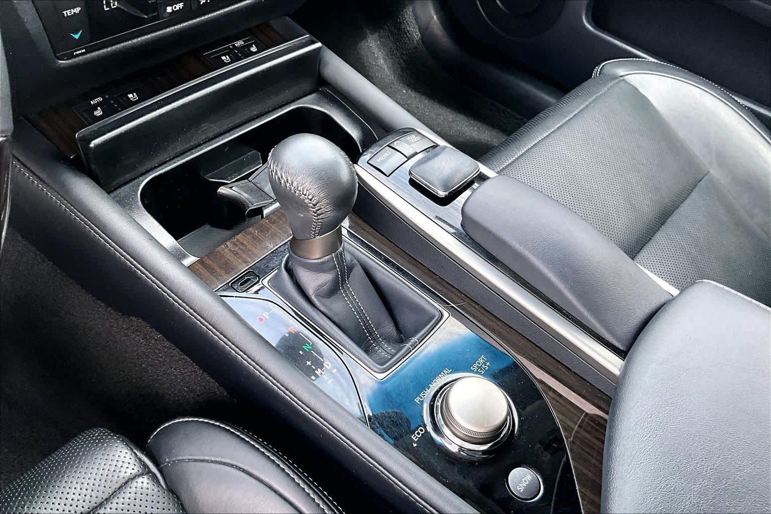 Used 2014 Liquid Platinum Lexus  image 15