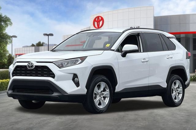 Used 2021 White Toyota XLE image 11
