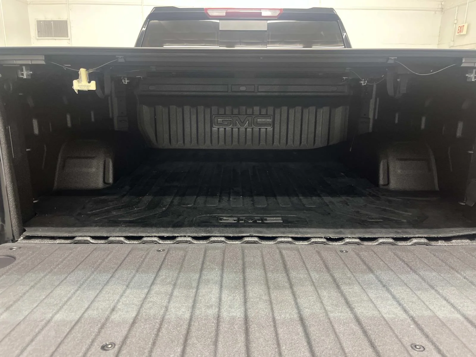Certified Used 2024 Onyx Black GMC Elevation image 10