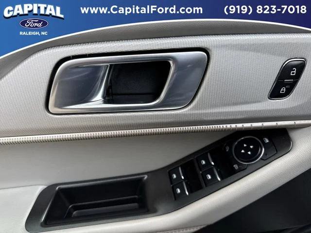 Used 2025 White Ford Active image 21