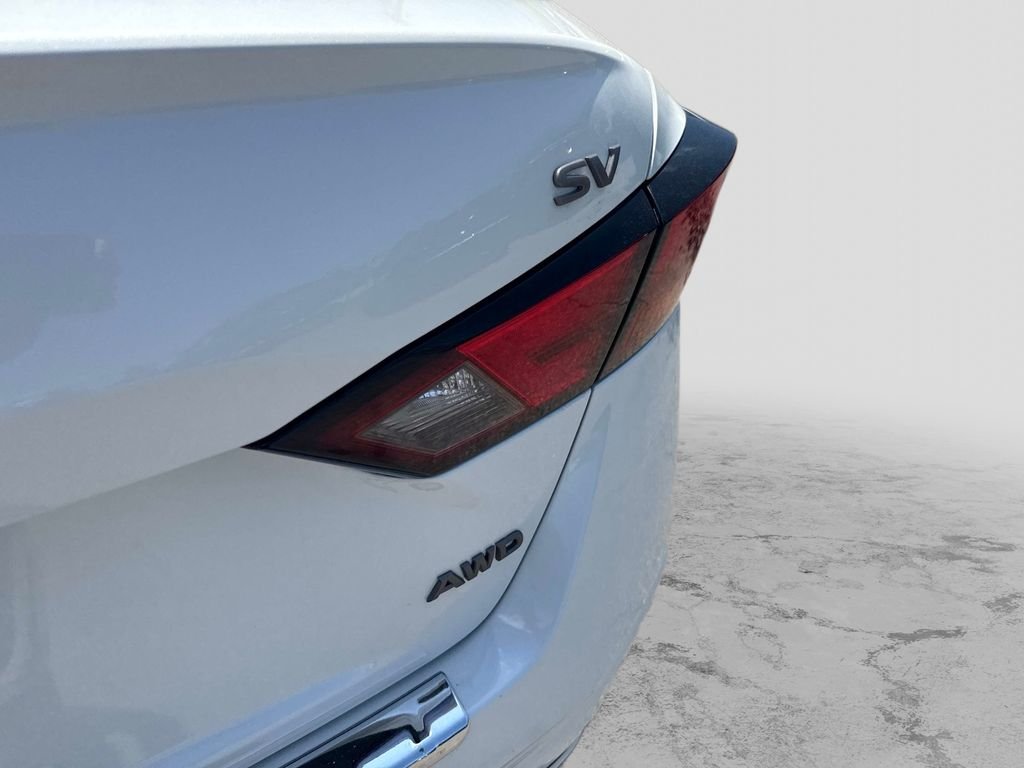 Used 2023 White Nissan 2.5 SV image 4