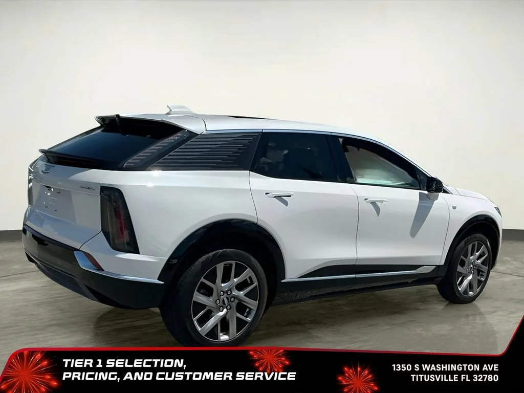 Used 2025 Crystal White Tricoat Cadillac Luxury 2 image 12