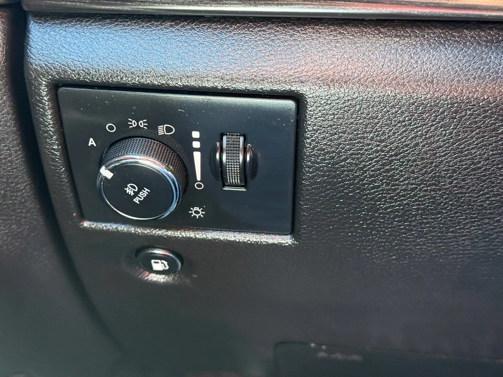 Used 2022 White Jeep Laredo E image 21