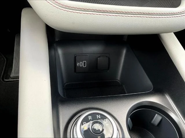 New 2026 Star White Metallic Tri-Coat Ford Active image 67