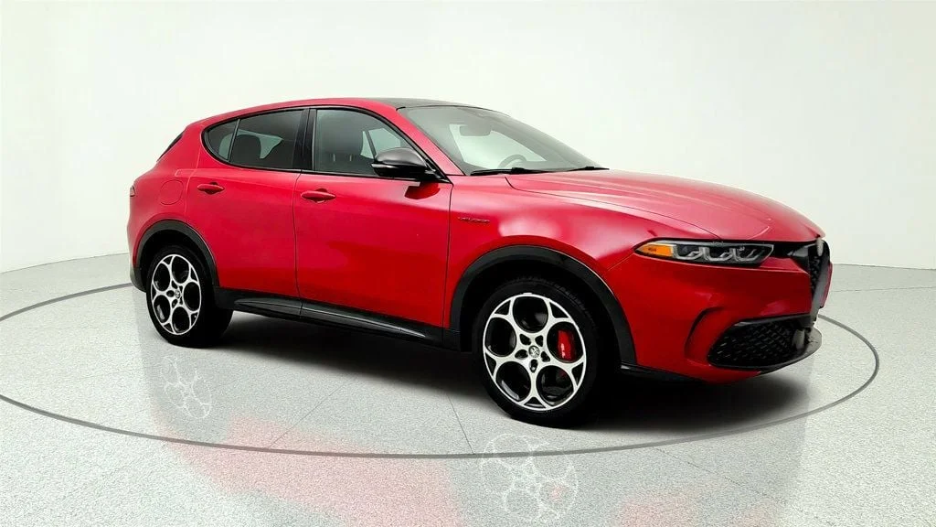 Used 2024 Alfa Rosso Alfa Romeo Veloce eAWD w/ Active Assist & Premium Interior Pkg image 3