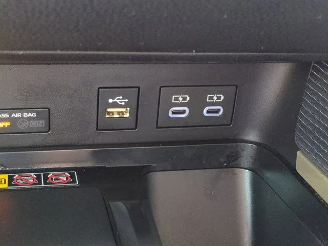 Used 2025  Toyota SE image 19