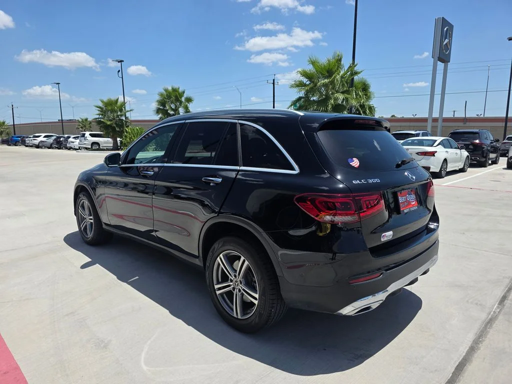 Used 2021 Black Mercedes-Benz GLC 300 image 5