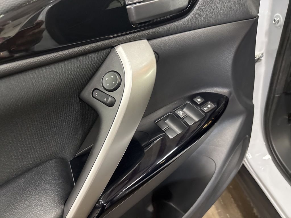 2024 Mitsubishi Eclipse Cross LE - Photo 21