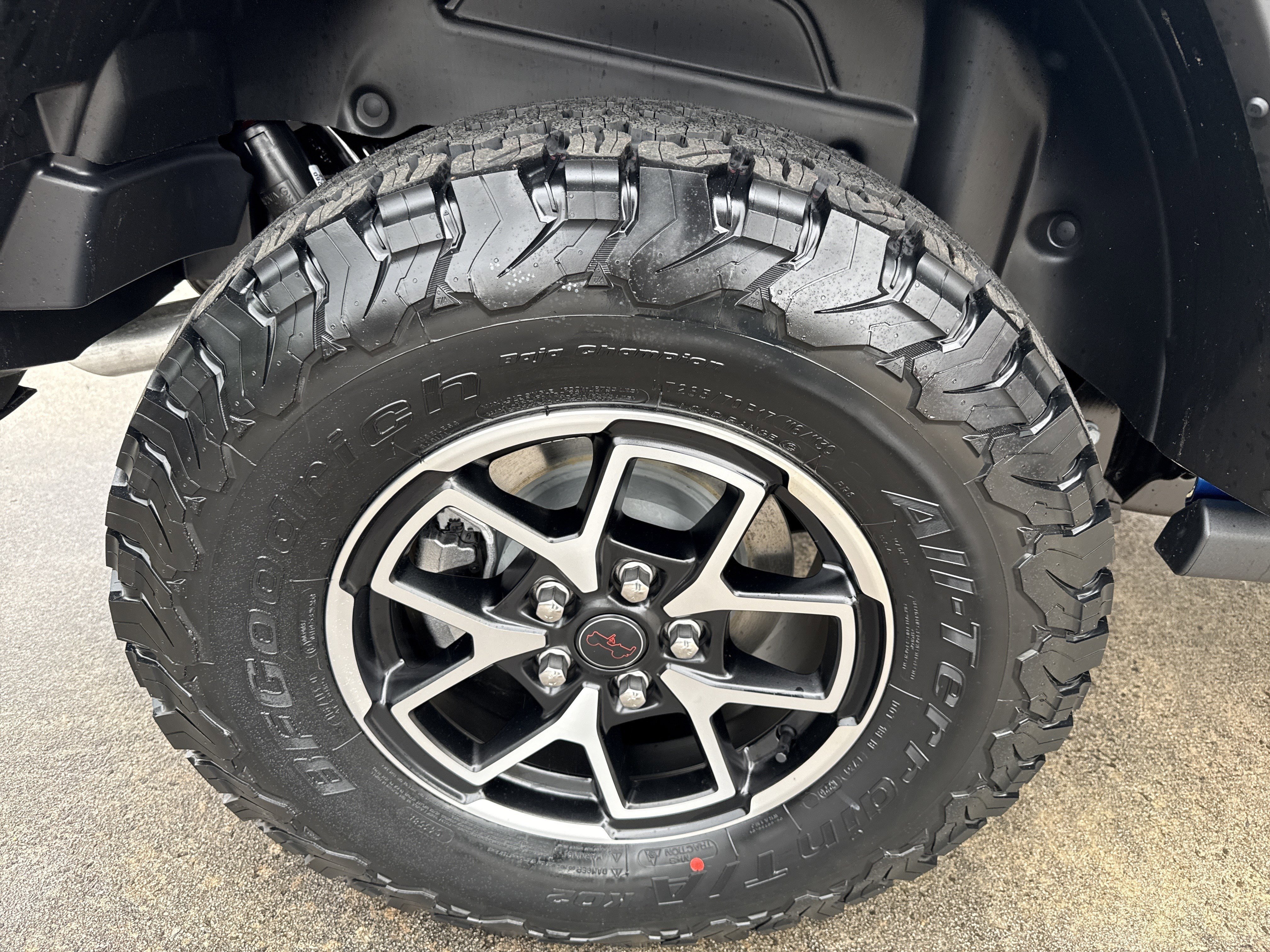 New 2026 Hydro Blue Pearlcoat Jeep  image 19