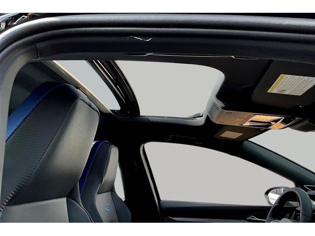 New 2026 Mythos Black Metallic Volkswagen 2.0T image 27
