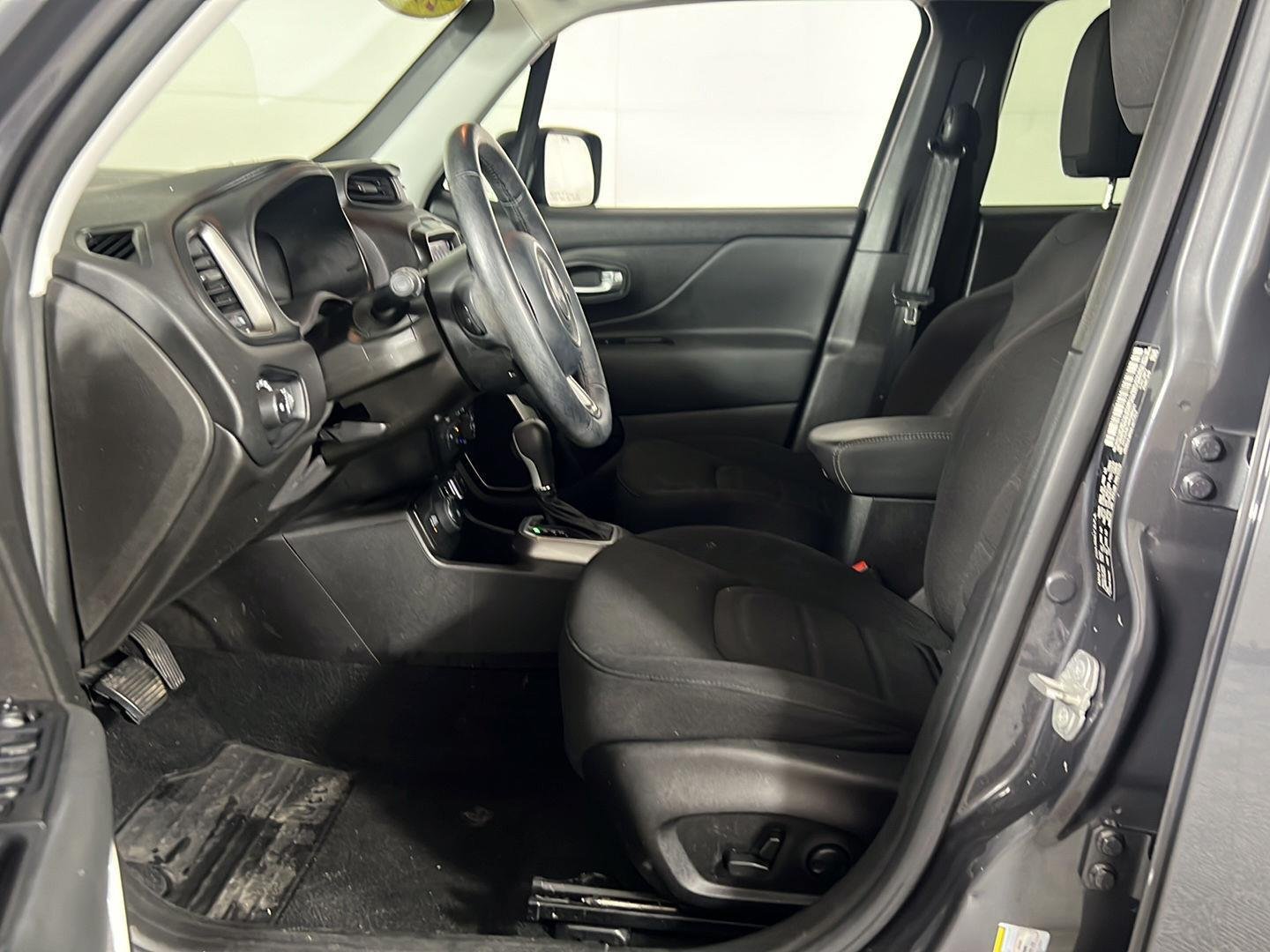 Used 2022 Graphite Gray Jeep Latitude image 10