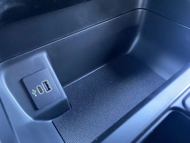 New 2026 Carbonized Gray Metallic Ford XLT image 12