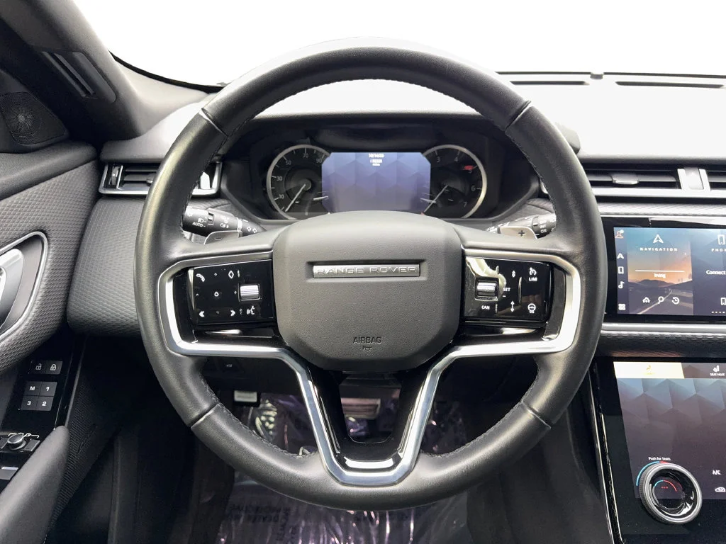 Used 2023 Black Land Rover R-Dynamic S image 58
