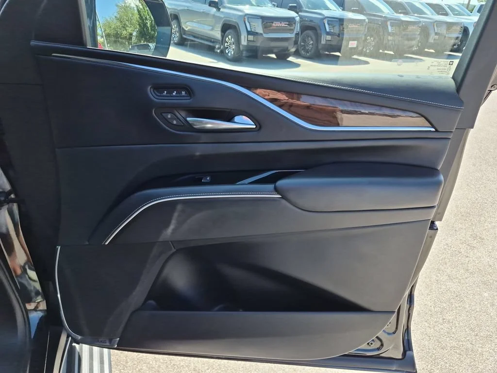 Used 2022 BLACK RAVEN Cadillac Premium Luxury Platinum image 41