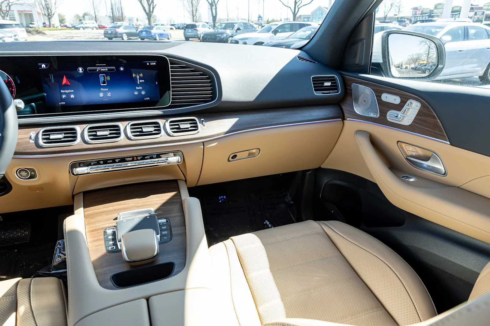 New 2026 MANUFAKTUR Moonlight White Metallic Mercedes-Benz GLE 350 image 8