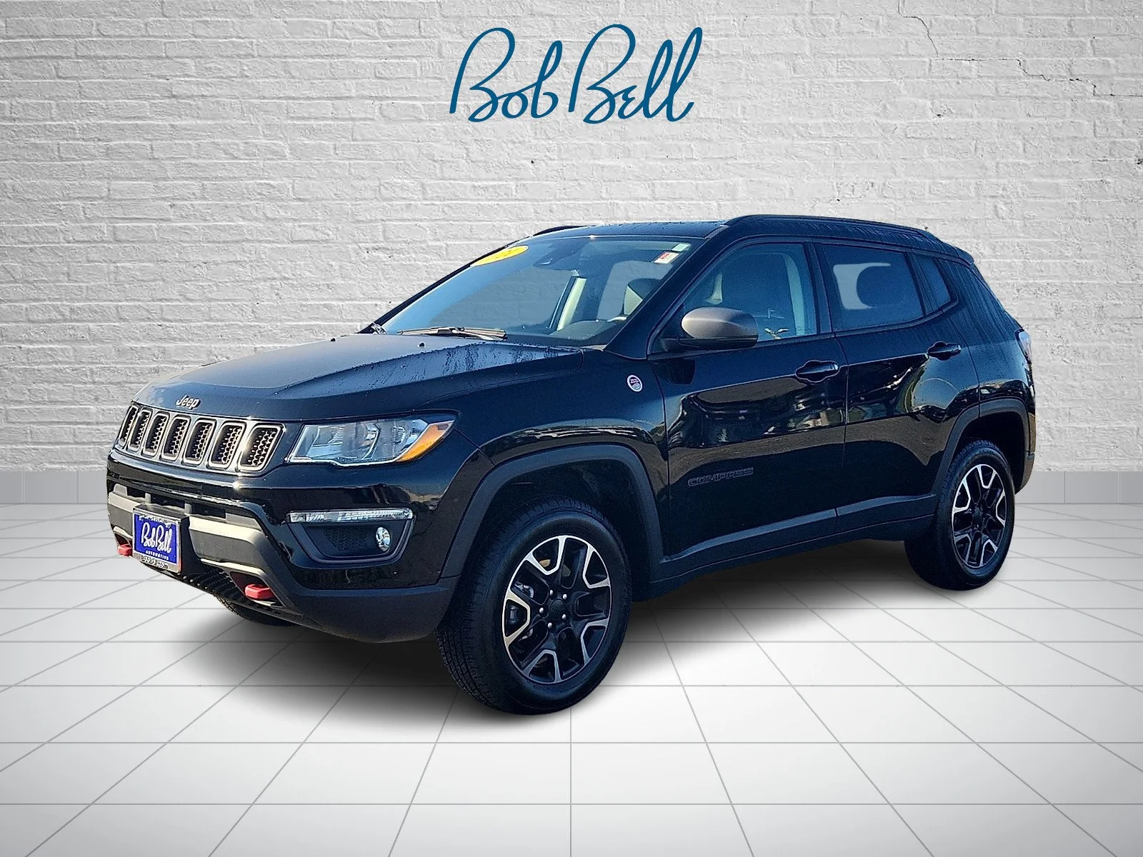 Used 2021 Diamond Black Jeep Trailhawk image 3